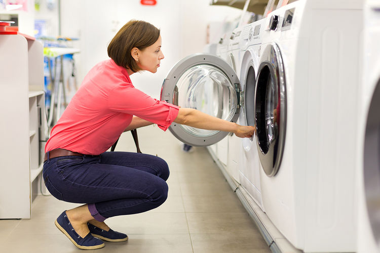 3-Ways-a-Retail-POS-System-Can-Make-Your-Appliance-Store-Run-Smoothly-506997102_1200pxW_adc1e075-2