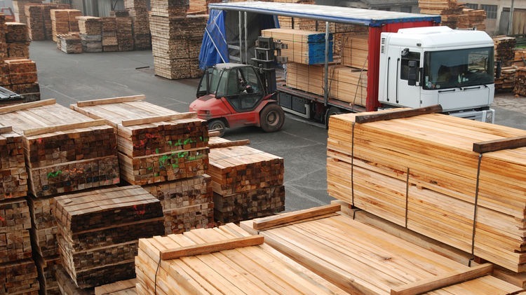 Forklift-loading-boards-in-a-lumberyard-5965516-1200pxW_adc1e075-2