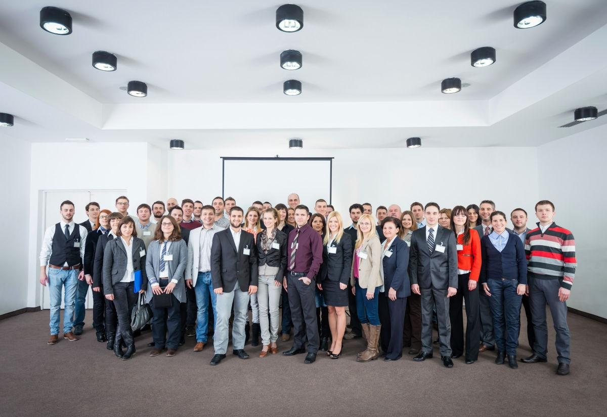 Large group of smiling business people-23170040_XXXLarge.e796de60