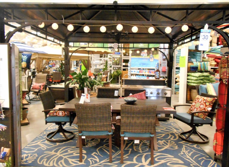 backyard-living-outdoor-patio-furniture-retail